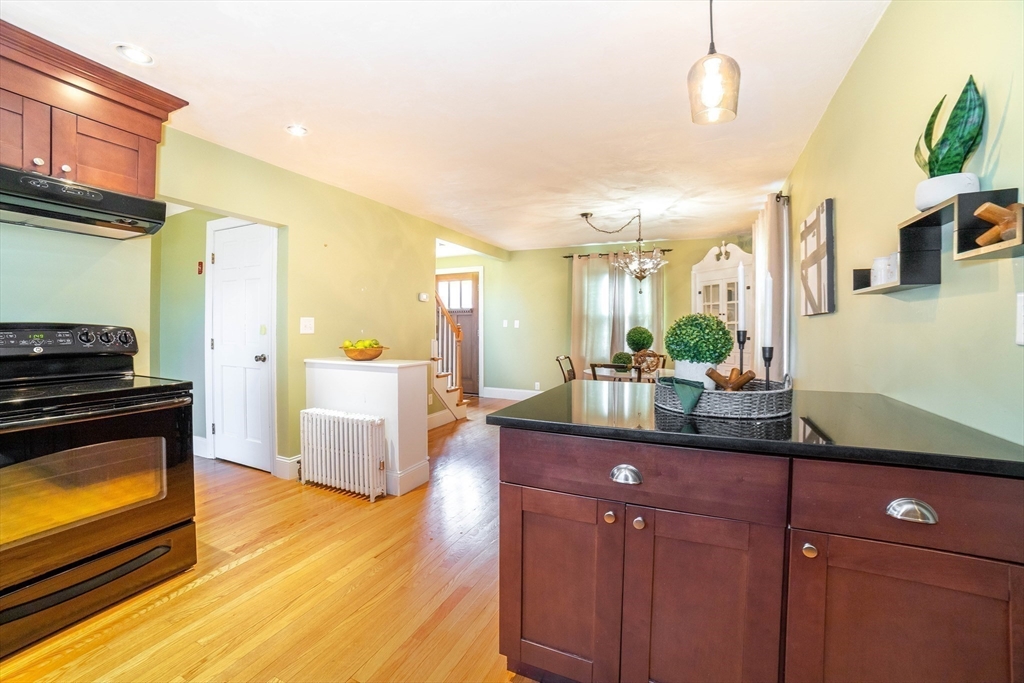 4 Winston Road Worcester, MA 01606 - Photo 7 of 32