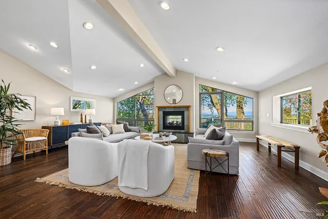 $1,995,000 | 10360 Barnett Valley Road, Sebastopol, CA 95472