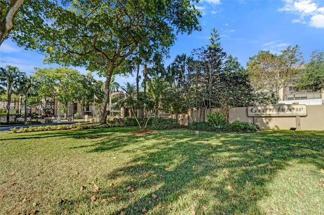 $339,900 | 2818 North 46th Avenue, Unit K287, Hollywood, FL 33021