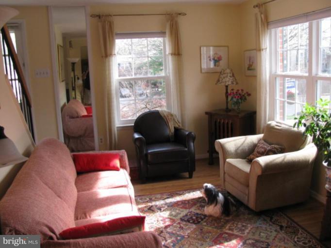 2237 Gunsmith Square Reston, VA 20191 - Photo 4 of 20 Living Room #3
