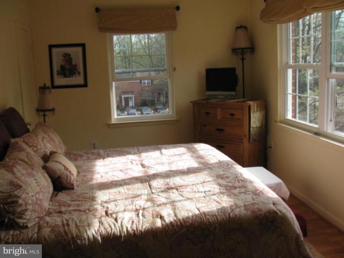 2237 Gunsmith Square Reston, VA 20191 - Photo 5 of 20 Master Bedroom
