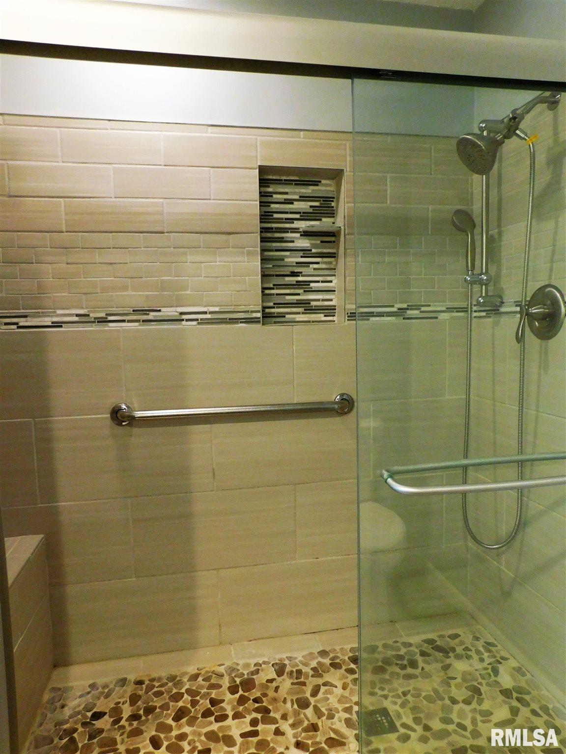 3625 34th Street Moline, IL 61265 - Photo 12 of 17