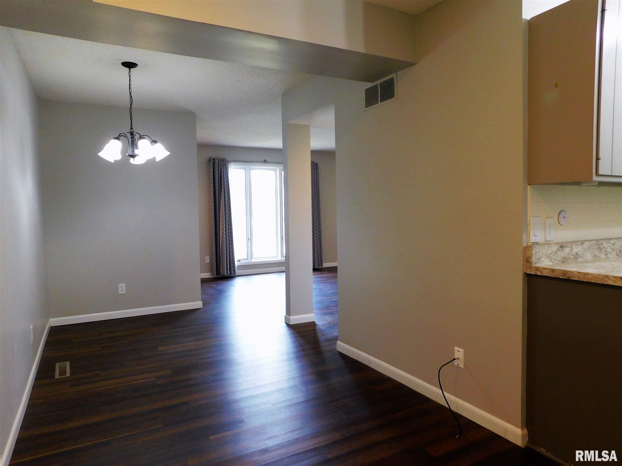 3625 34th Street Moline, IL 61265 - Photo 5 of 17