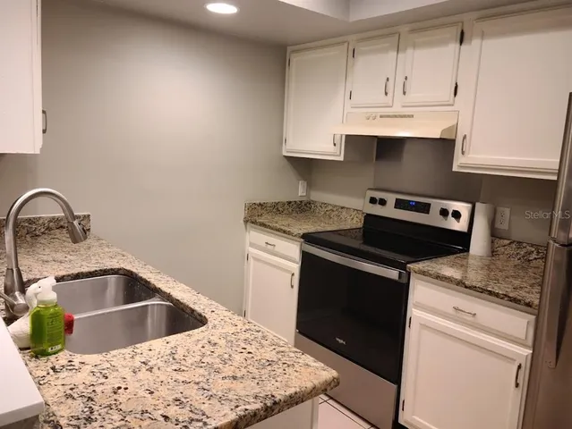 $1,450 | 900 Southwest 62nd Boulevard, Unit B8, Gainesville, FL 32607