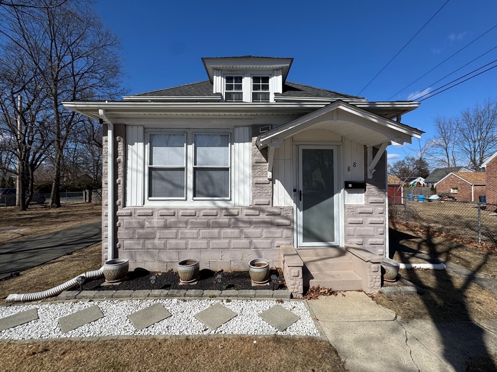 88 Fisher Street Springfield, MA 01109 - Photo 2 of 33 Gallery Image 2