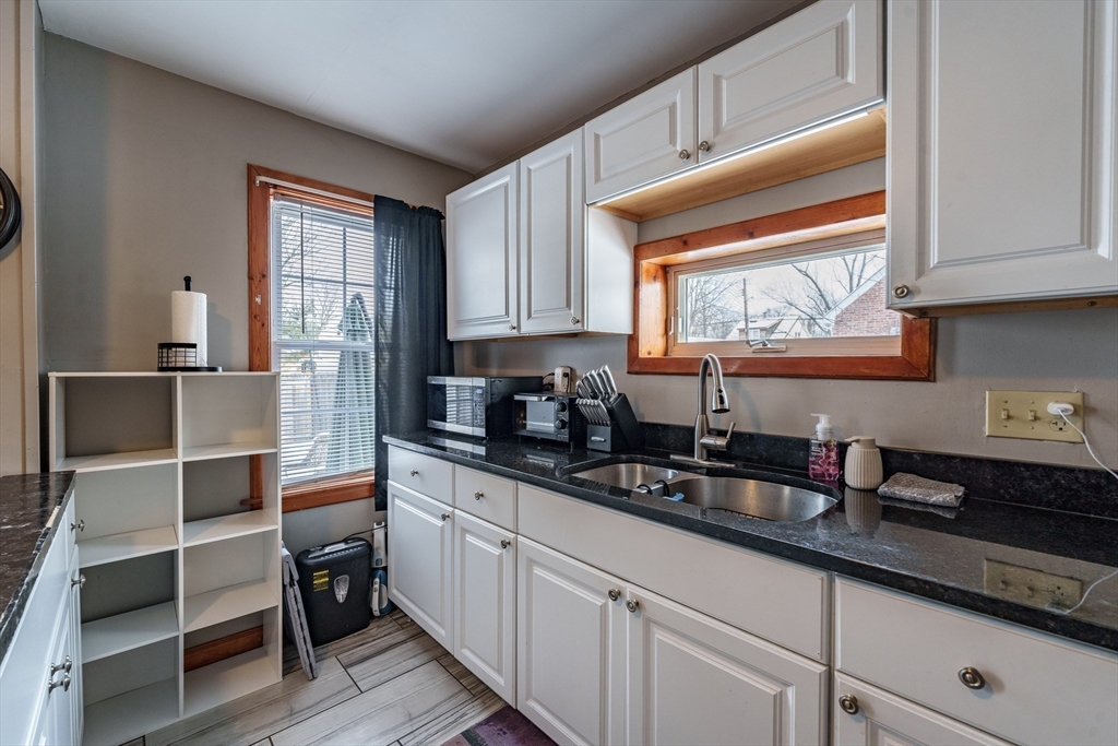 88 Fisher Street Springfield, MA 01109 - Photo 8 of 33 Gallery Image 8