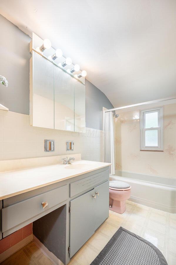 570 Enfield Road Columbus, OH 43209 - Photo 39 of 46 570 Enfield Rd-38