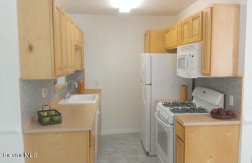 2042 Nottingham Road Melbourne, FL 32935 - Photo 5 of 16 Kitchen