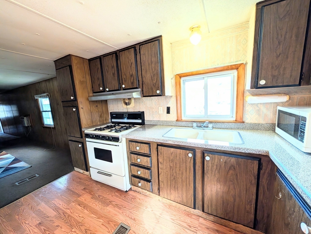 404 Southwick Road, Unit 4 Westfield, MA 01085 - Photo 11 of 27