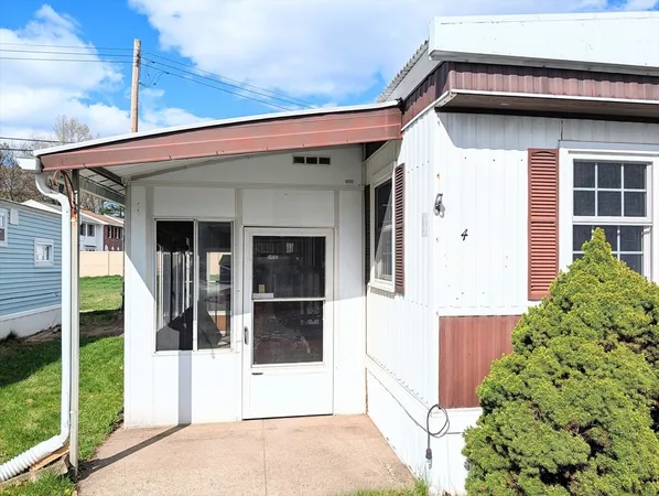 $59,900 | 404 Southwick Road, Unit 4, Westfield, MA 01085