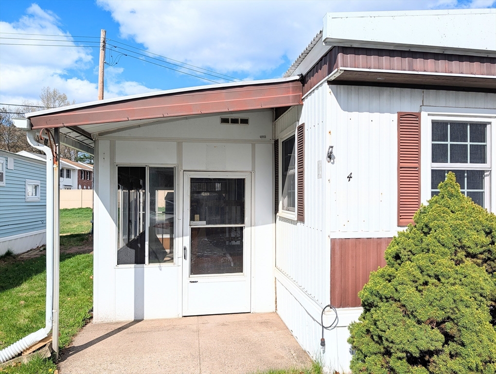 404 Southwick Road, Unit 4 Westfield, MA 01085 - Photo 2 of 27