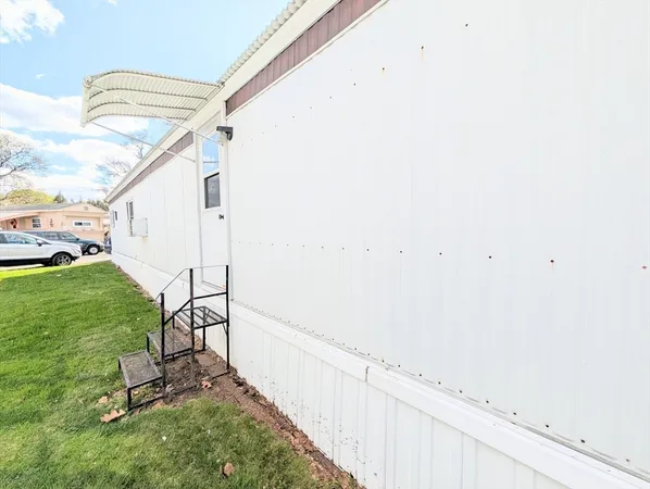 $59,900 | 404 Southwick Road, Unit 4, Westfield, MA 01085