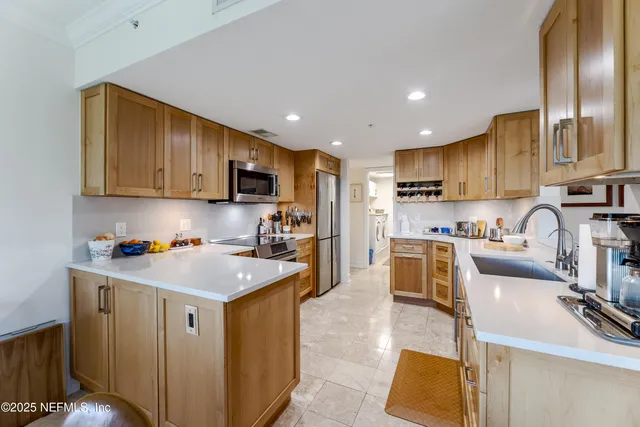 $1,400,000 | 33 Comares Avenue, Unit 305 / BOATSLIPS 8 & 16, St. Augustine, FL 32080