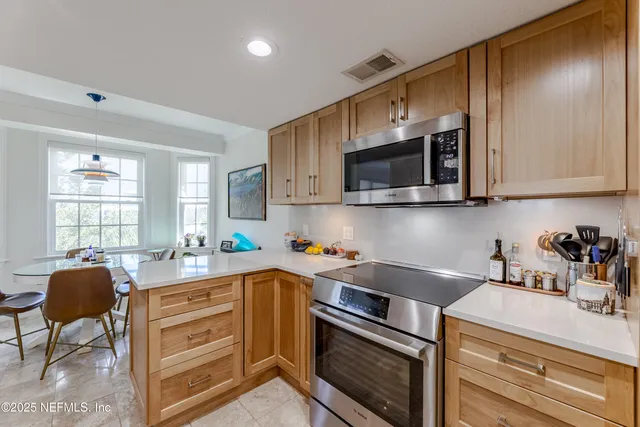 $1,400,000 | 33 Comares Avenue, Unit 305 / BOATSLIPS 8 & 16, St. Augustine, FL 32080