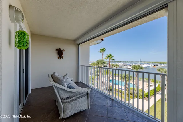 $1,400,000 | 33 Comares Avenue, Unit 305 / BOATSLIPS 8 & 16, St. Augustine, FL 32080