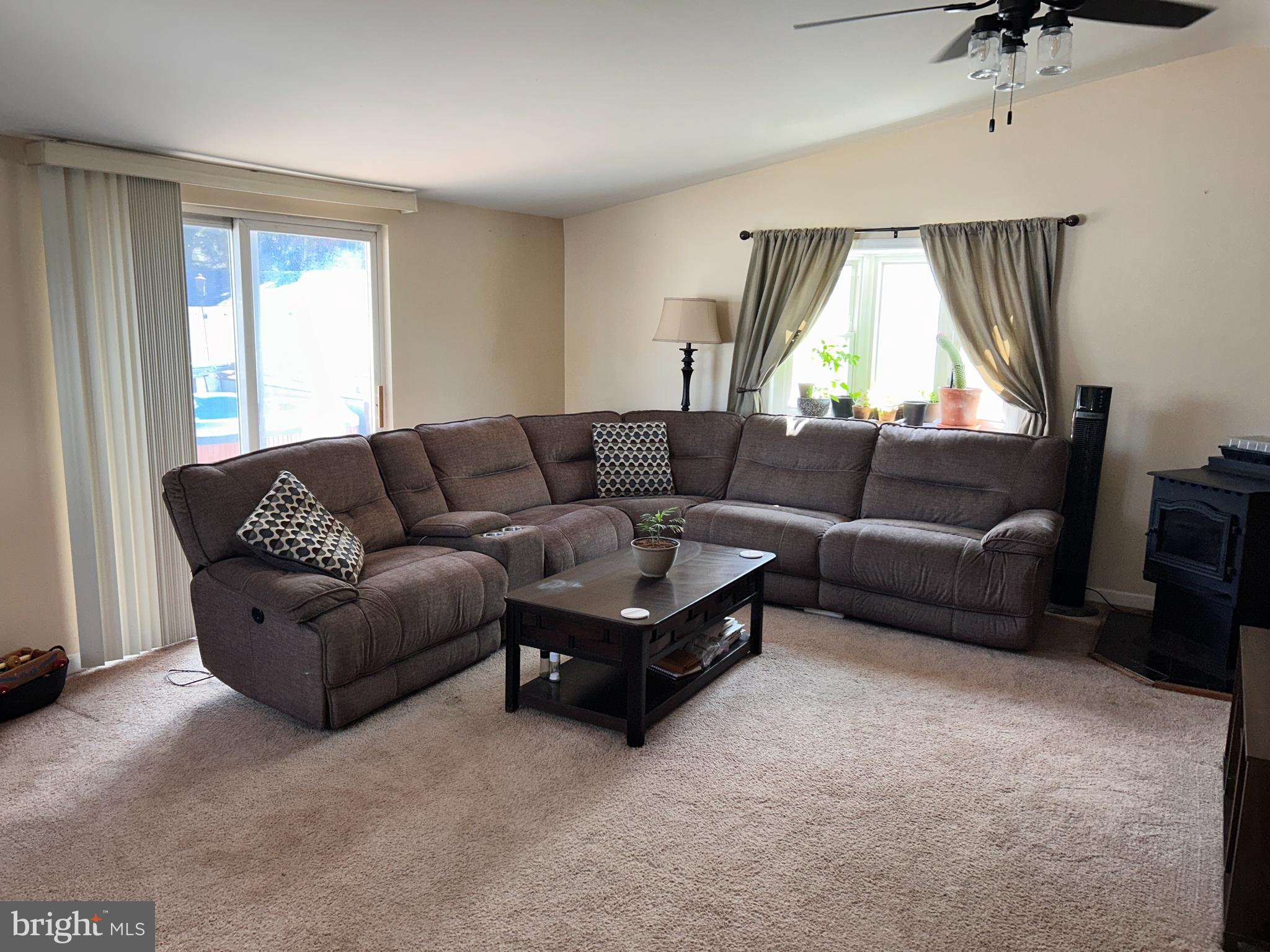 305 Liberty Road Essex, MD 21221 - Photo 12 of 32 Huge Family Room