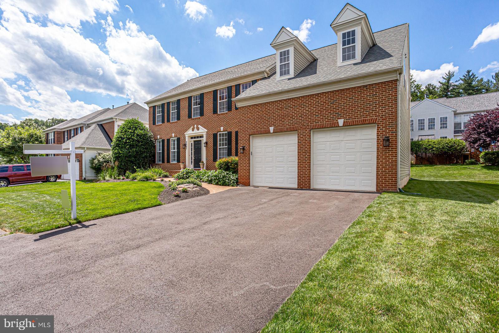 2607 Owens Road Brookeville, MD 20833 - Photo 2 of 37 Driveway/Garage