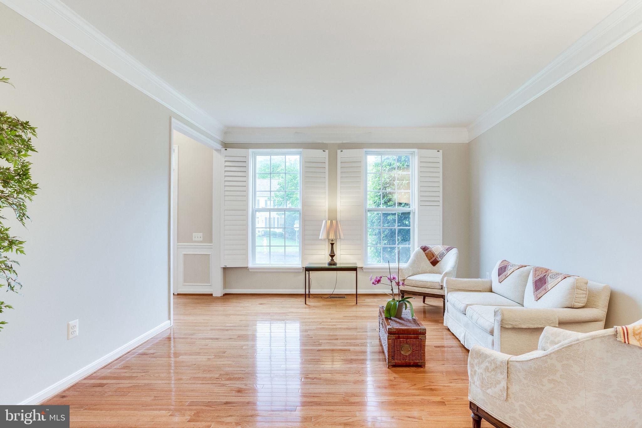 2607 Owens Road Brookeville, MD 20833 - Photo 6 of 37 Living Room