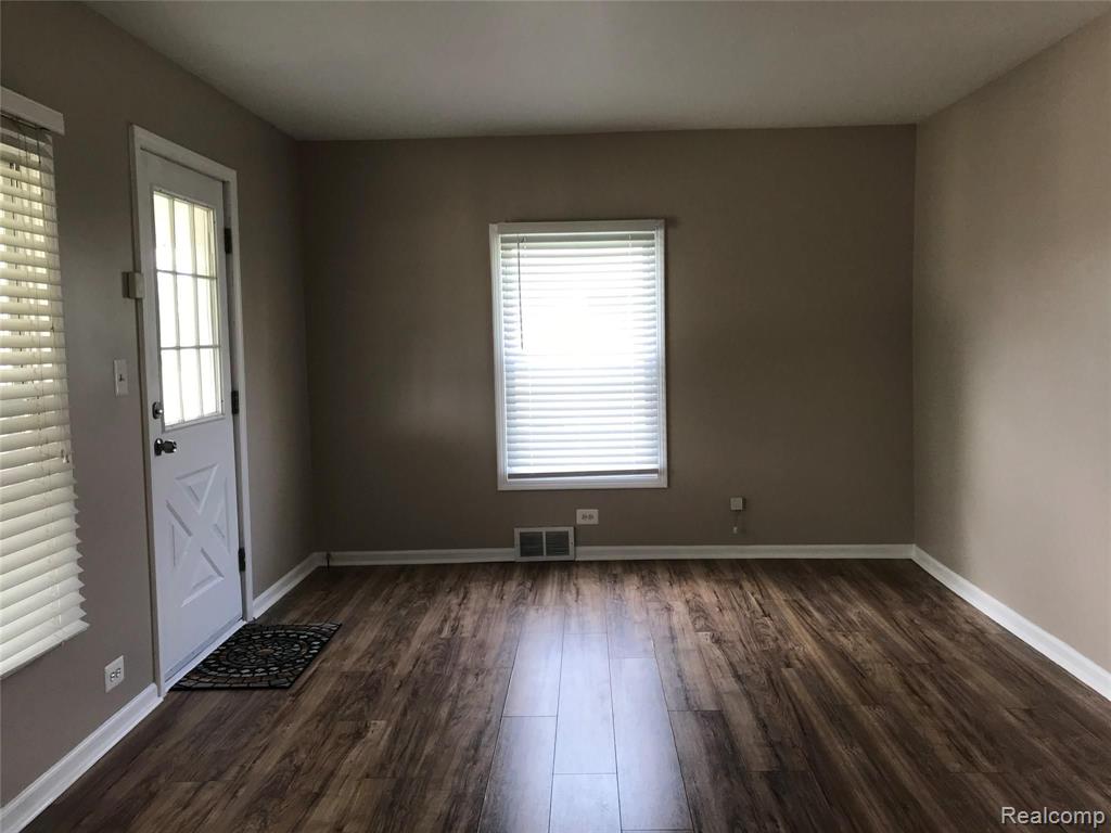 2173 South Dye Road Flint, MI 48532 - Photo 11 of 26