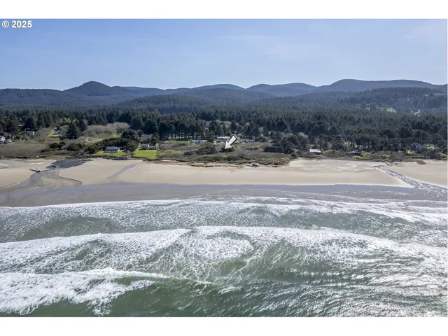 $990,000 | 4059 Highway 101, Yachats, OR 97498