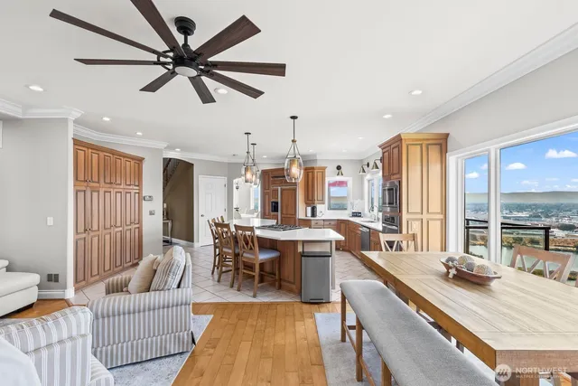 $1,325,000 | 100 Siegmund Place, Yakima, WA 98901