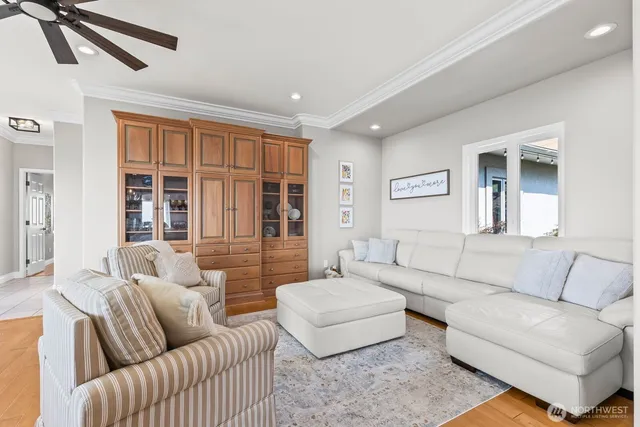 $1,325,000 | 100 Siegmund Place, Yakima, WA 98901