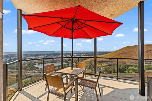 $1,325,000 | 100 Siegmund Place, Yakima, WA 98901