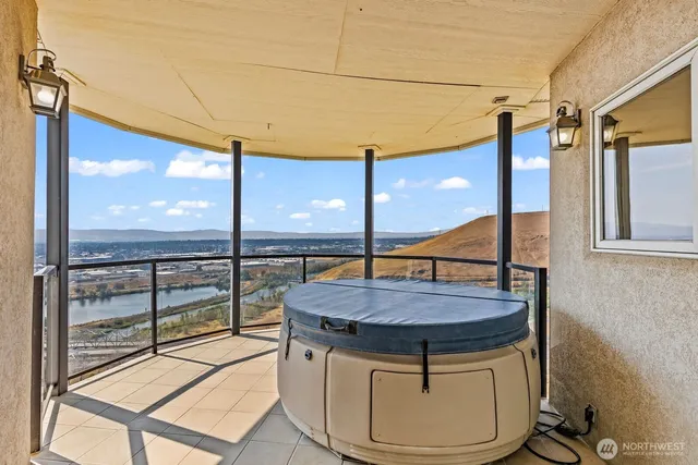 $1,325,000 | 100 Siegmund Place, Yakima, WA 98901