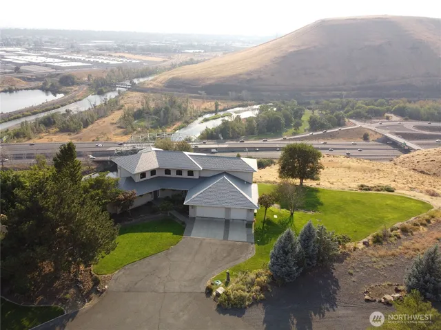 $1,325,000 | 100 Siegmund Place, Yakima, WA 98901