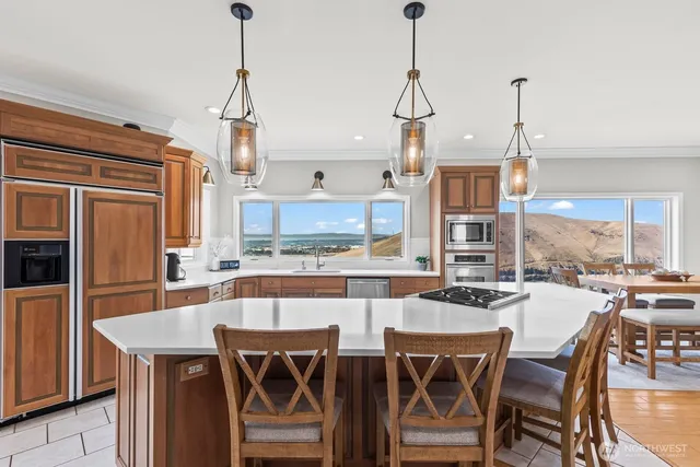 $1,325,000 | 100 Siegmund Place, Yakima, WA 98901