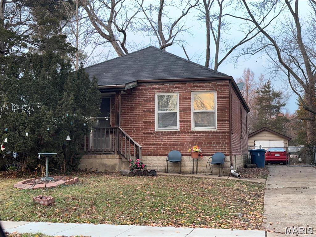 35 Lee Avenue Ferguson, MO 63135 - Photo 1 of 9
