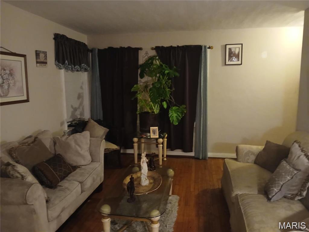 35 Lee Avenue Ferguson, MO 63135 - Photo 2 of 9