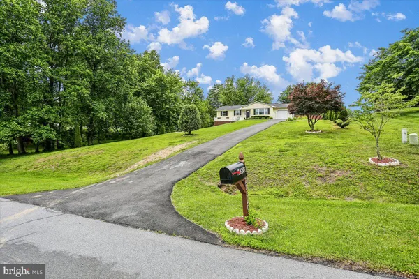 $599,000 | 25520 Jonnie Court, Gaithersburg, MD 20882