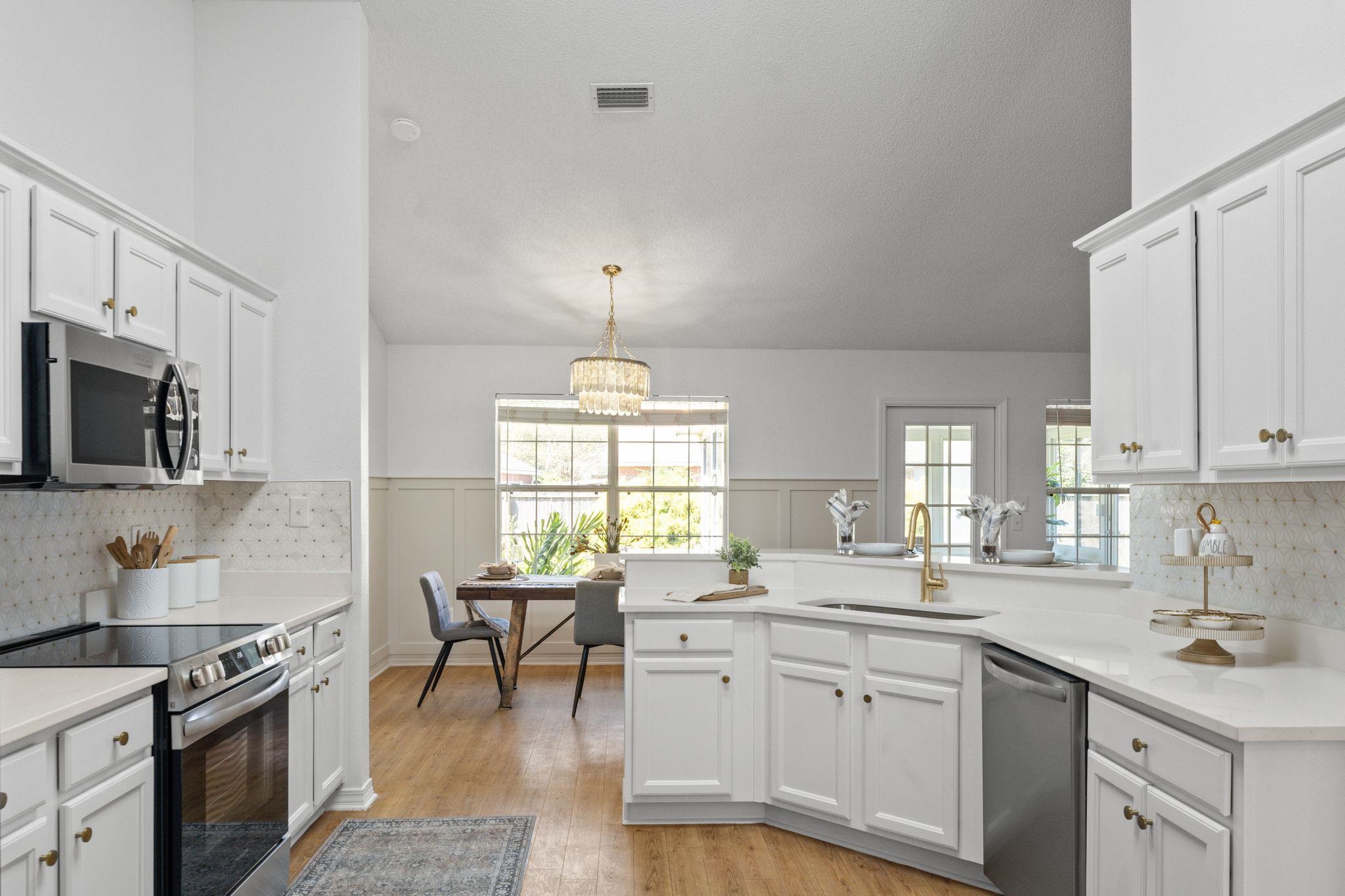 17057 Count Court Fairhope, AL 36532 - Photo 15 of 40 Kitchen