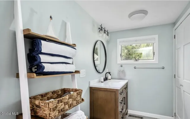 $2,800 | 15 Kozy Lane, Malta, NY 12020