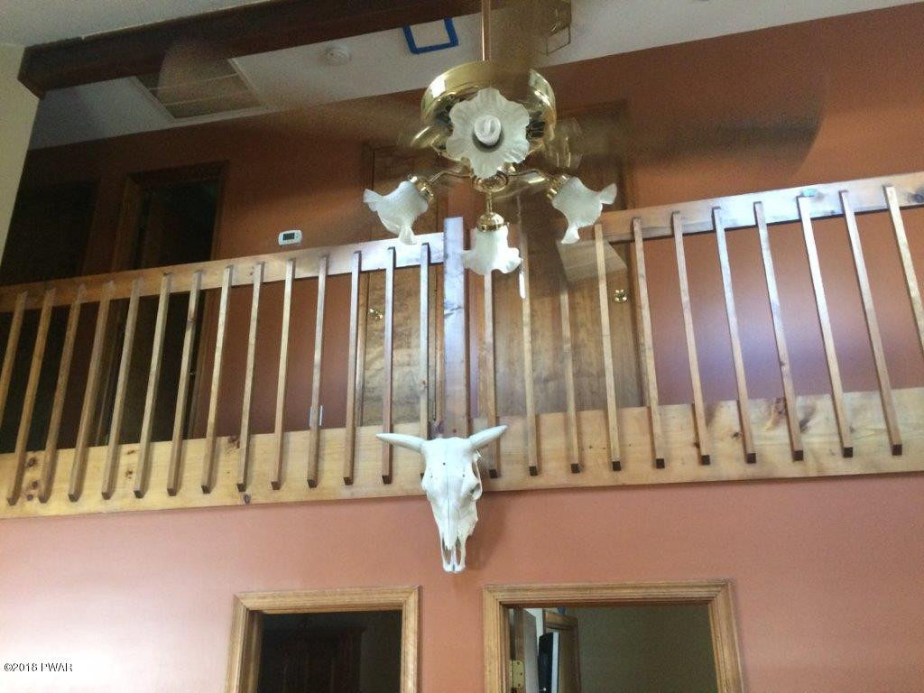 332 Gold Finch Road Bushkill, PA 18324 - Photo 13 of 24 lower view