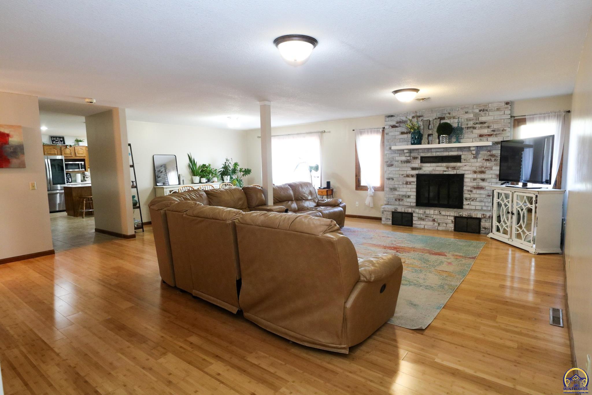 2101 Canterbury Road Emporia, KS 66801 - Photo 2 of 81 Great Room