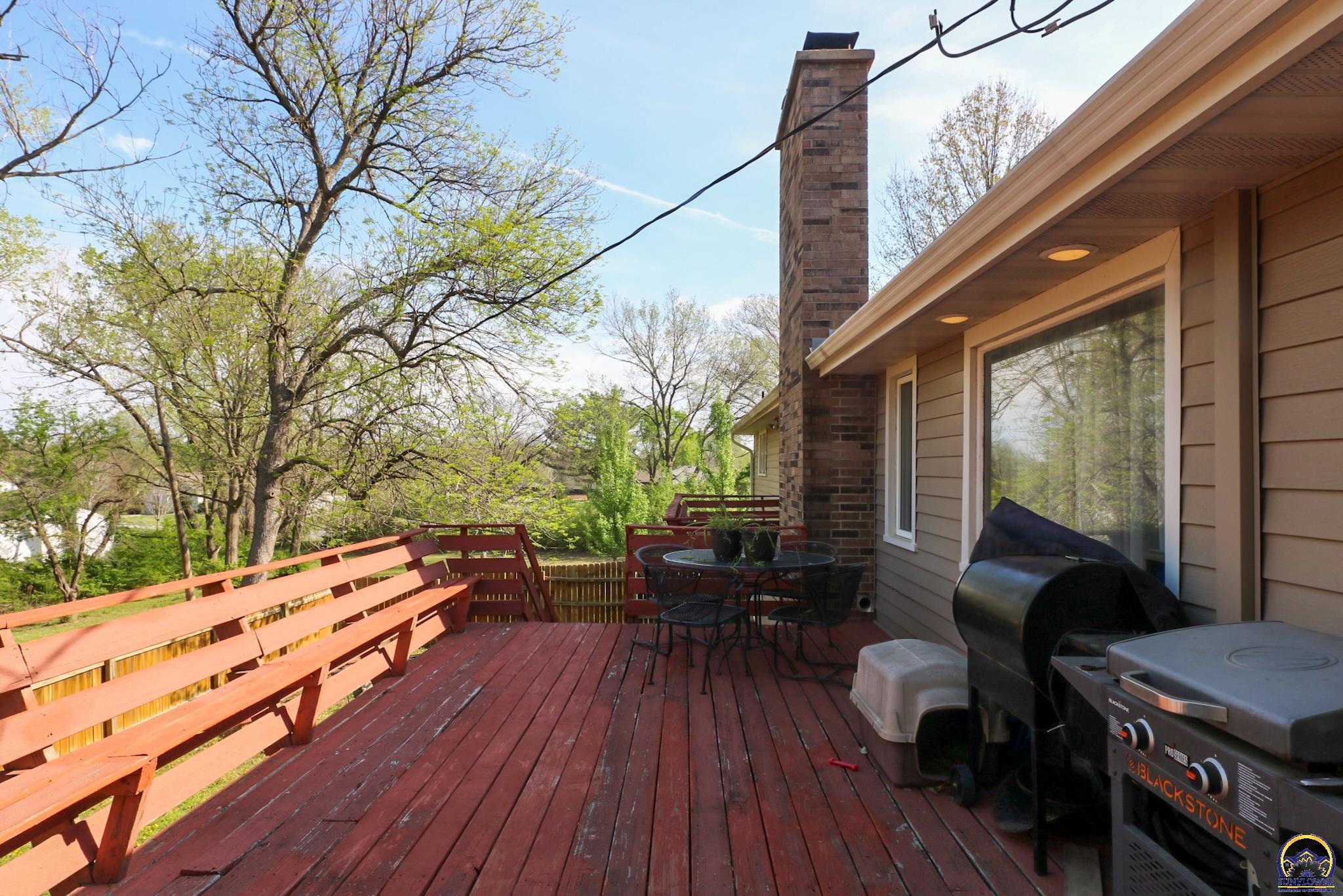 2101 Canterbury Road Emporia, KS 66801 - Photo 21 of 81 Deck