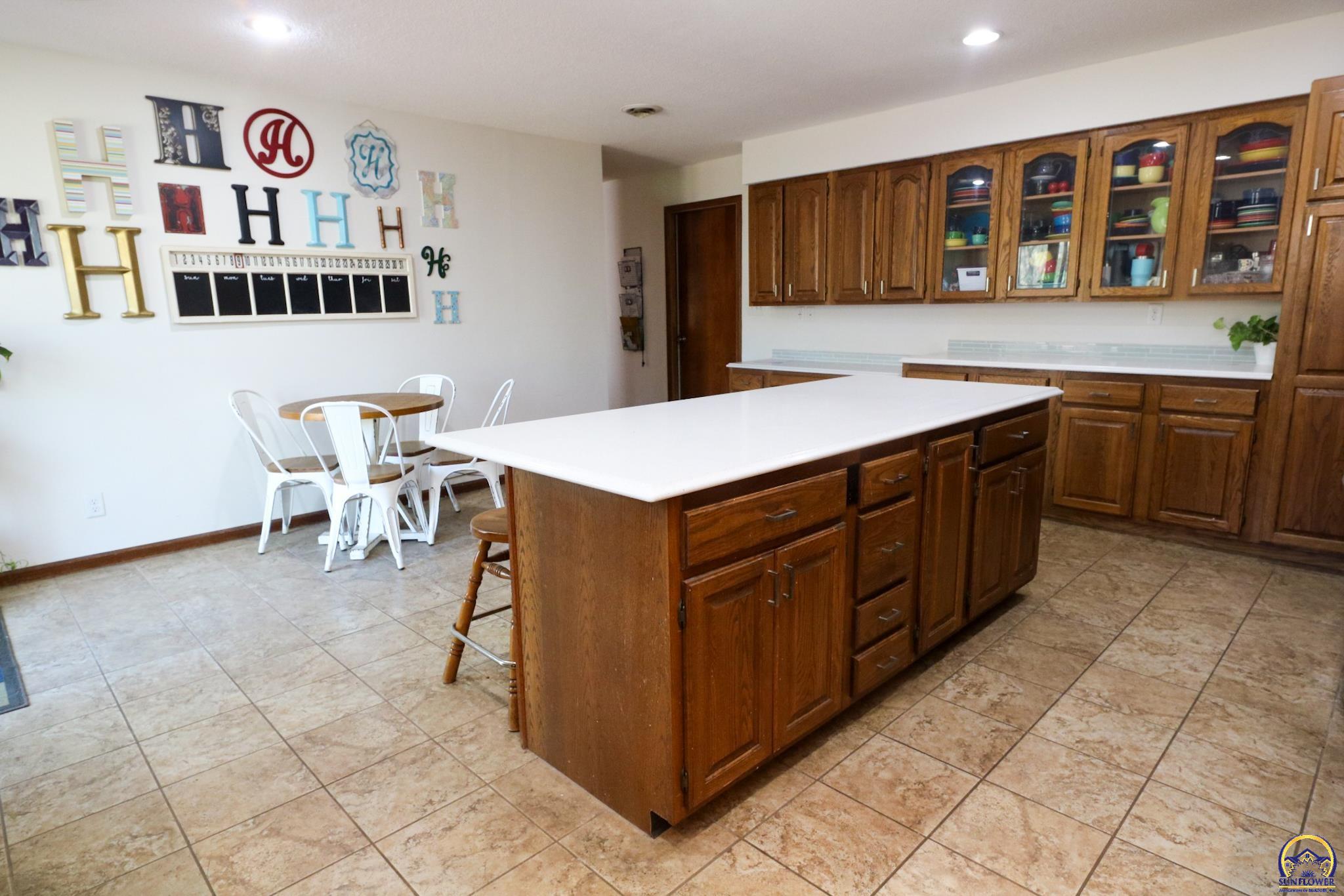 2101 Canterbury Road Emporia, KS 66801 - Photo 28 of 81 Island