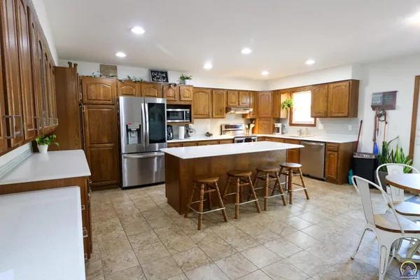 $397,000 | 2101 Canterbury Road, Emporia, KS 66801