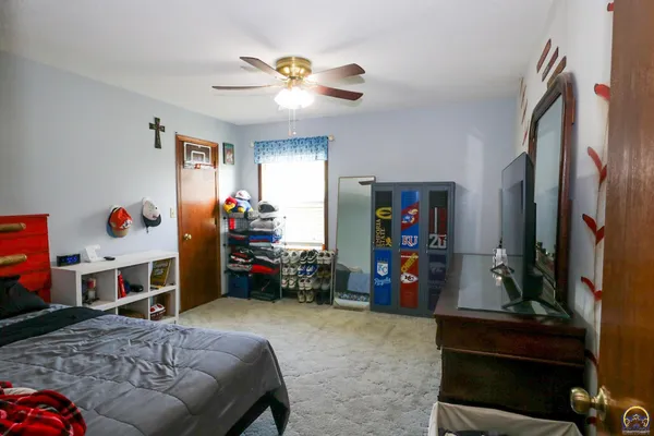 $397,000 | 2101 Canterbury Road, Emporia, KS 66801