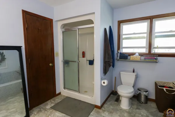 $397,000 | 2101 Canterbury Road, Emporia, KS 66801