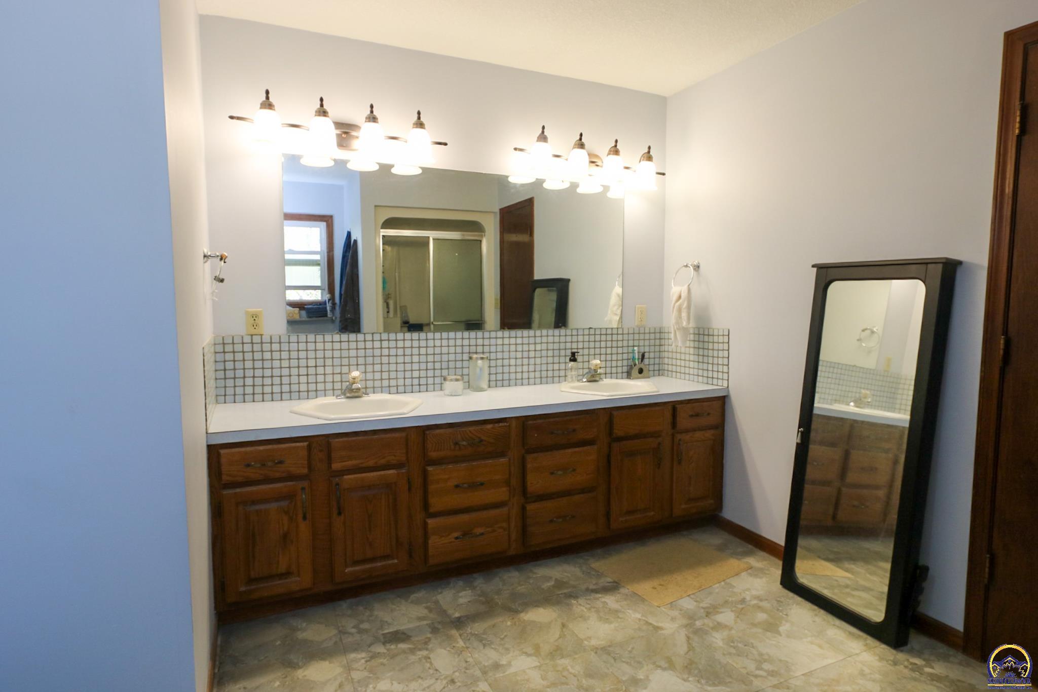 2101 Canterbury Road Emporia, KS 66801 - Photo 35 of 81 Master Bathroom