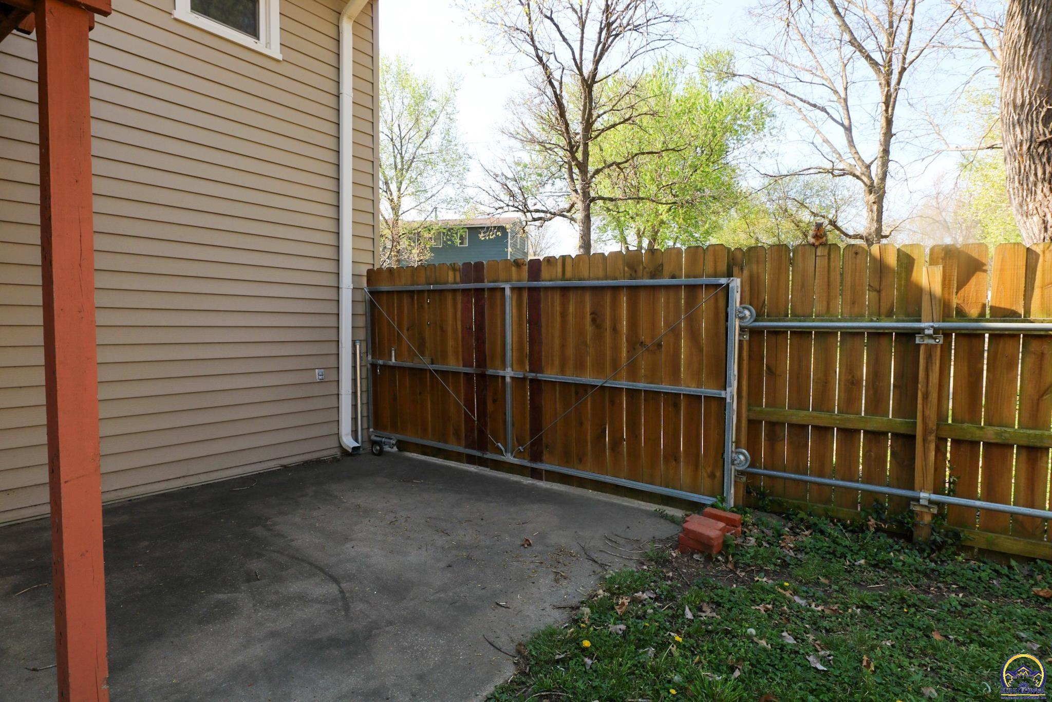 2101 Canterbury Road Emporia, KS 66801 - Photo 37 of 81 Back Yard Gate
