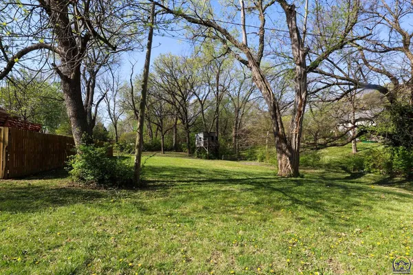 $397,000 | 2101 Canterbury Road, Emporia, KS 66801