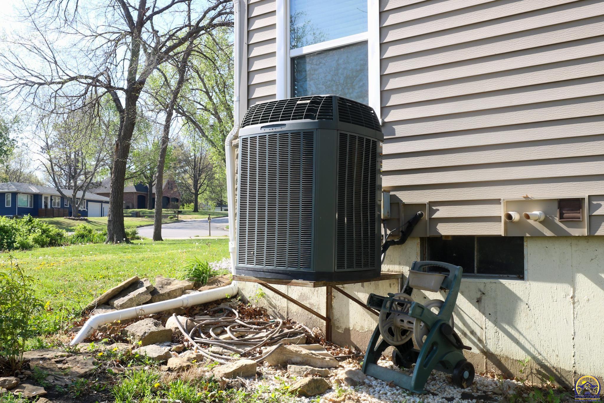 2101 Canterbury Road Emporia, KS 66801 - Photo 39 of 81