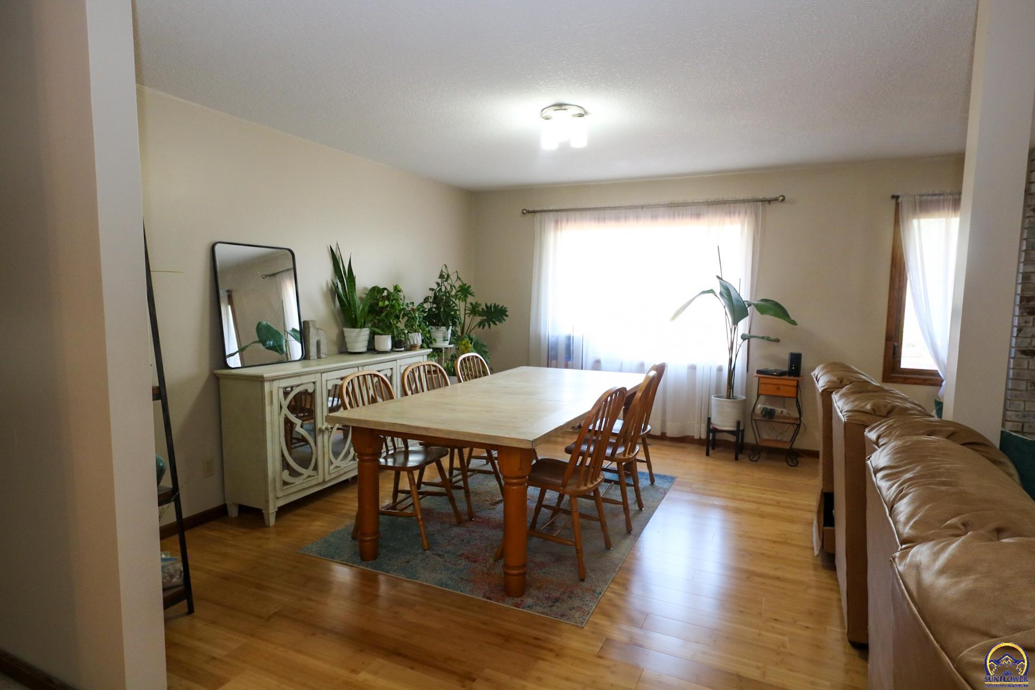 2101 Canterbury Road Emporia, KS 66801 - Photo 4 of 81 Dining