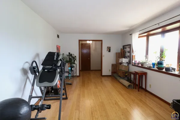 $397,000 | 2101 Canterbury Road, Emporia, KS 66801