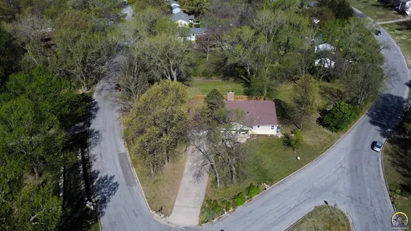 $397,000 | 2101 Canterbury Road, Emporia, KS 66801