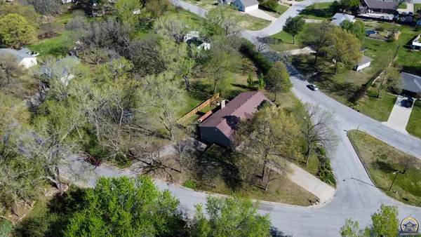 $397,000 | 2101 Canterbury Road, Emporia, KS 66801